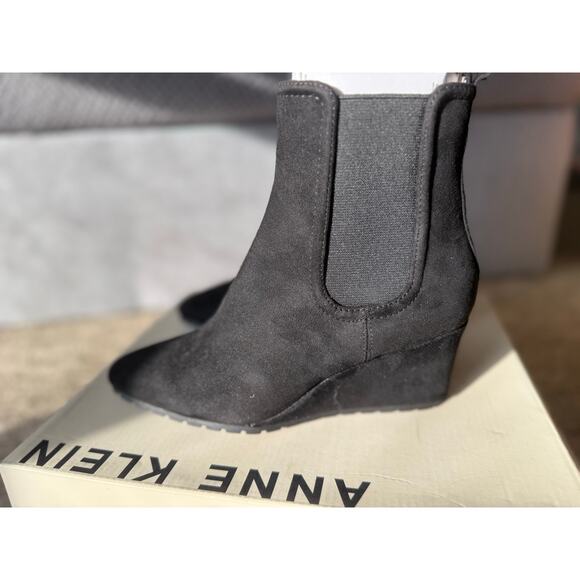 New Anne Klein Akviki Black‎ Suede Wedge Boot 6.5 - Picture 5 of 8